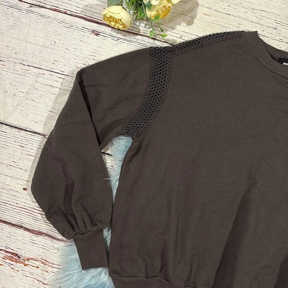 Monrow Gray Crochet Trim Crewneck Sweatshirt - Picture 3 of 12